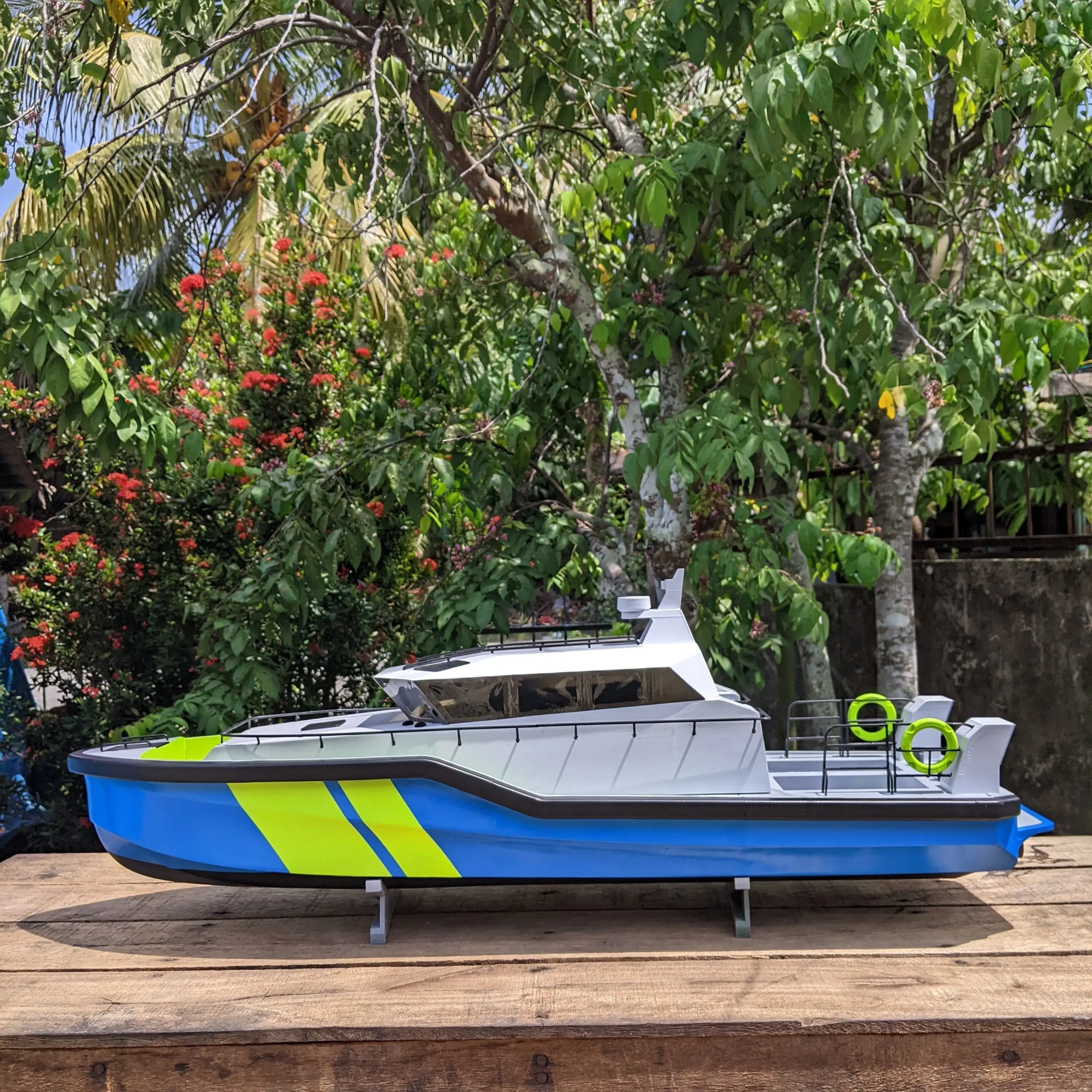 RC Coastal Patrol Boat Jet Spe - Model Kit Yacht reseña y precio