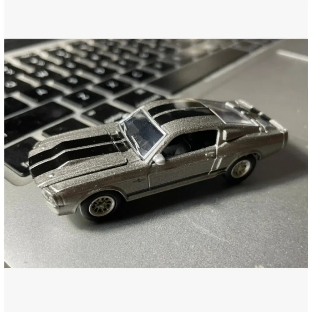 GreenLight 1:64 1967 Custom Fo - Model Kit Mustang reseña y precio