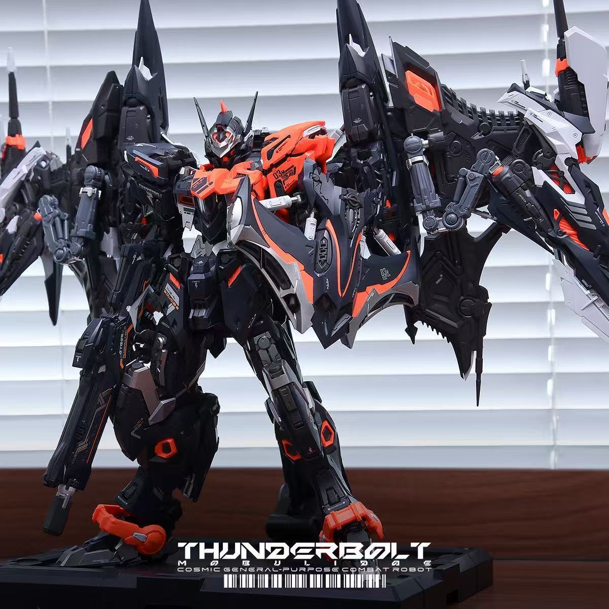 THUNDERBOLT MOBULIDAE 1/100 To - Model Kit Infinite Dimension reseña y precio