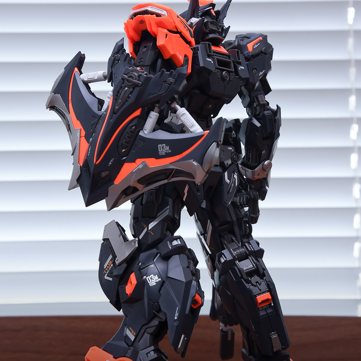THUNDERBOLT MOBULIDAE 1/100 To - Model Kit Infinite Dimension reseña y precio